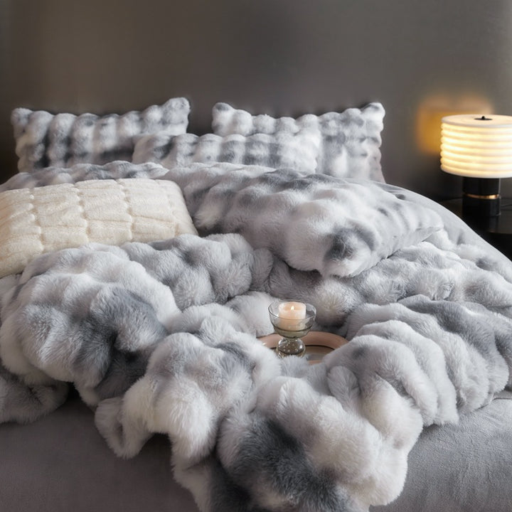 Faux Fur Bedding Set - Arctic