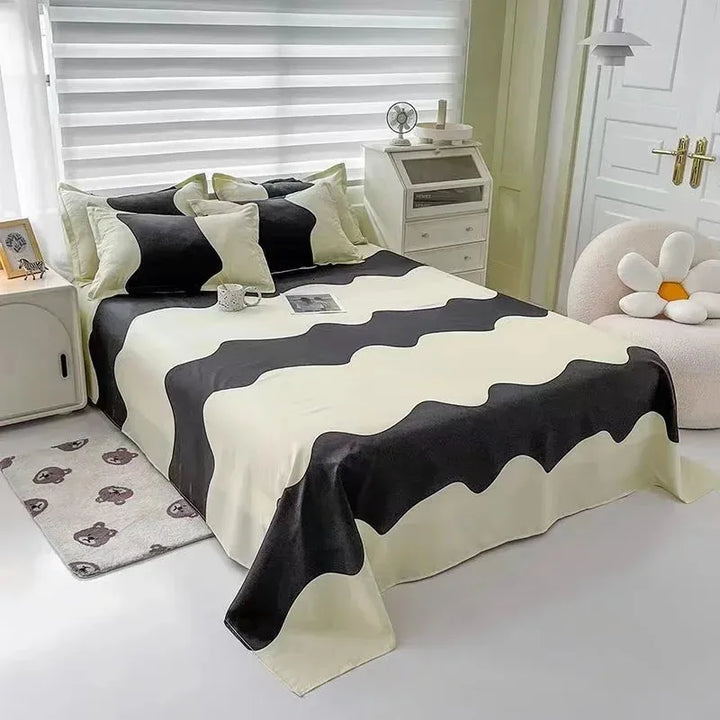 Monochrome Wave Bedding Set