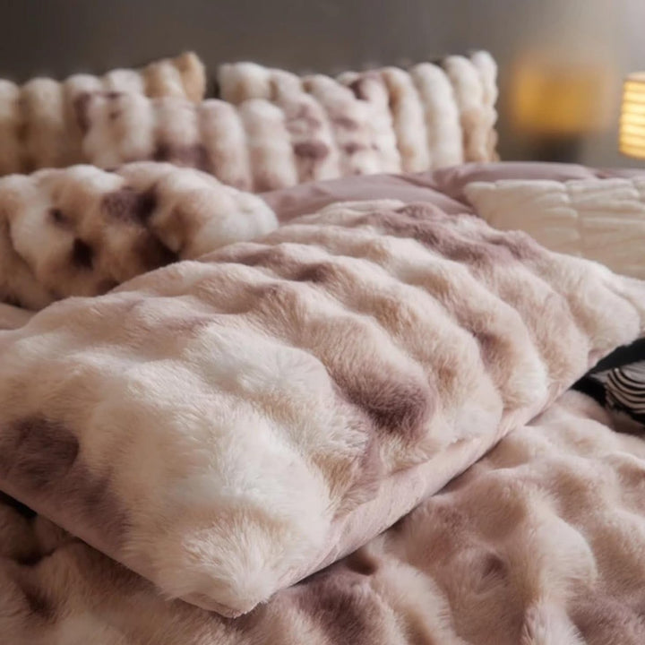 Arctic Faux Fur Bedding Set