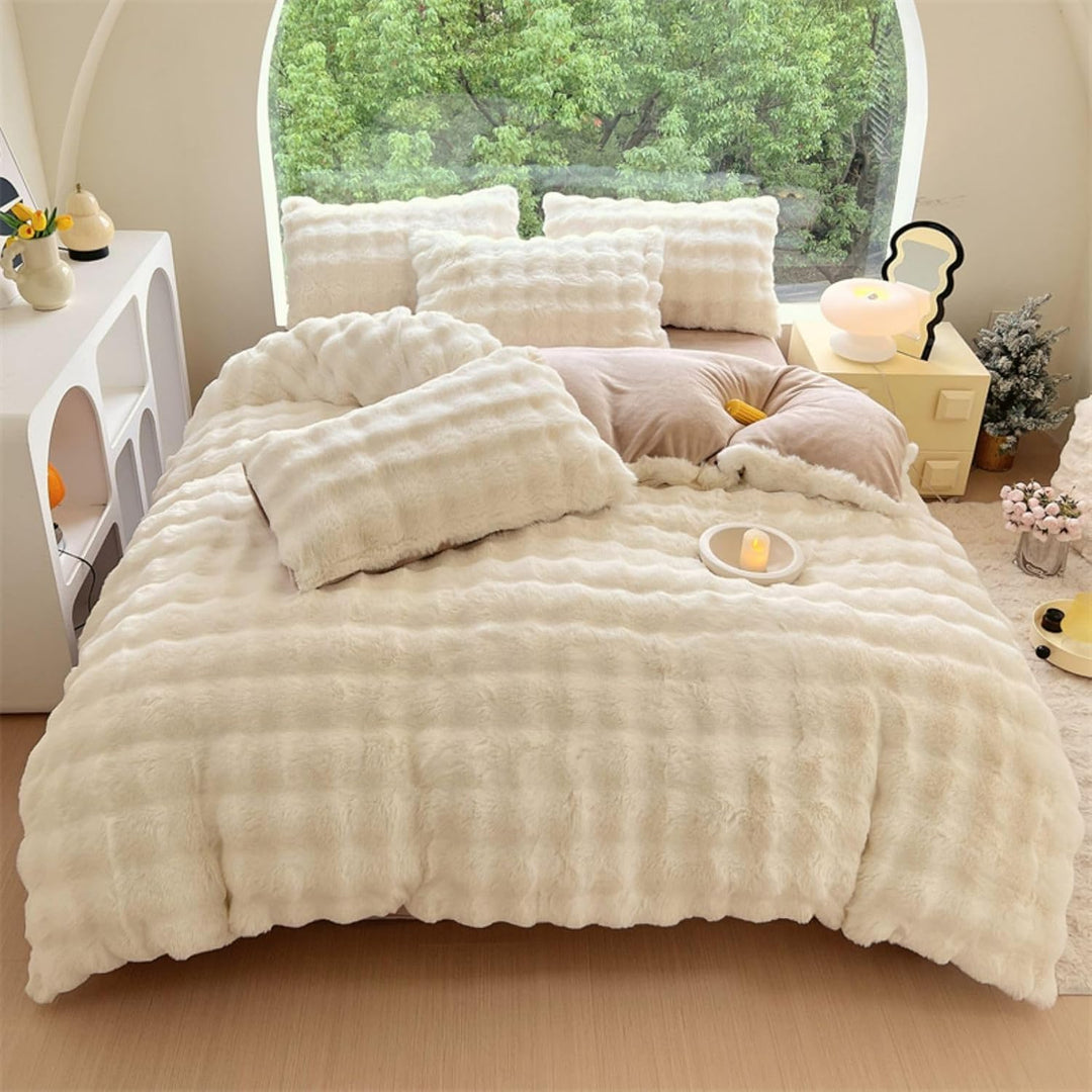 Snuggle Supreme Tufted Bedding Set