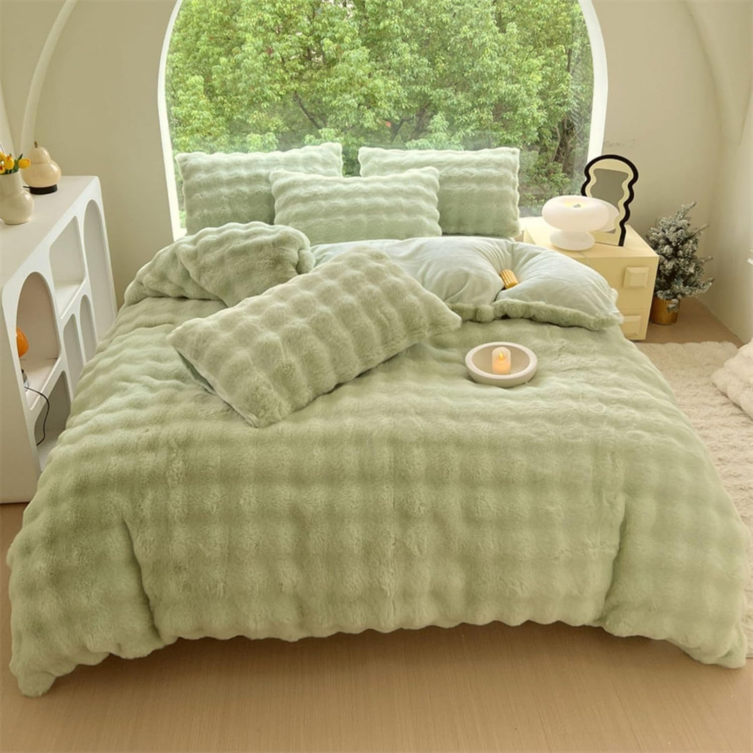 Snuggle Supreme Tufted Bedding Set