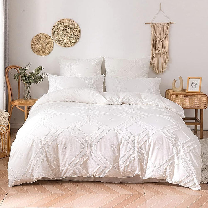 Free Spirit Tufted Bedding Set