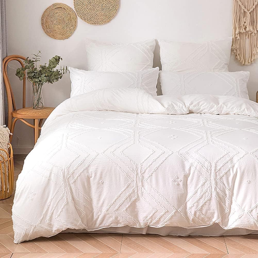 Free Spirit Tufted Bedding Set