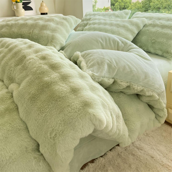 Snuggle Supreme Tufted Bedding Set