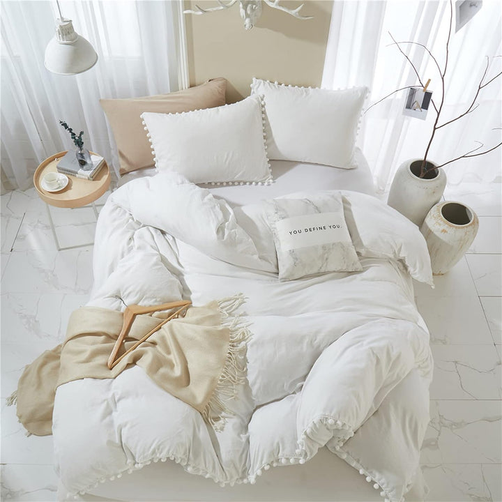 PomPom Bedding Set