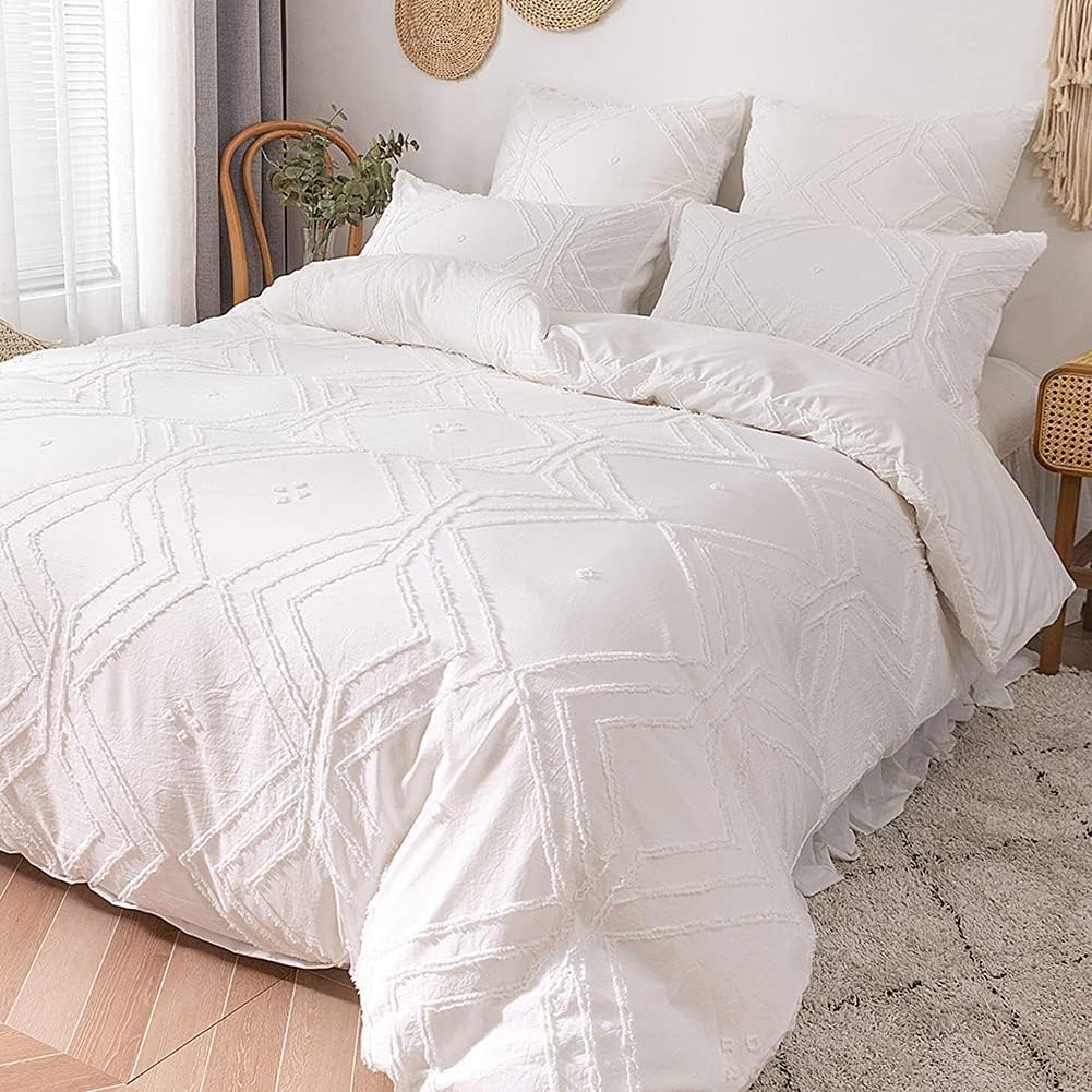 Free Spirit Tufted Bedding Set