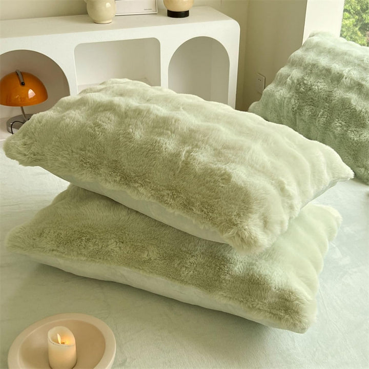 Snuggle Supreme Tufted Bedding Set