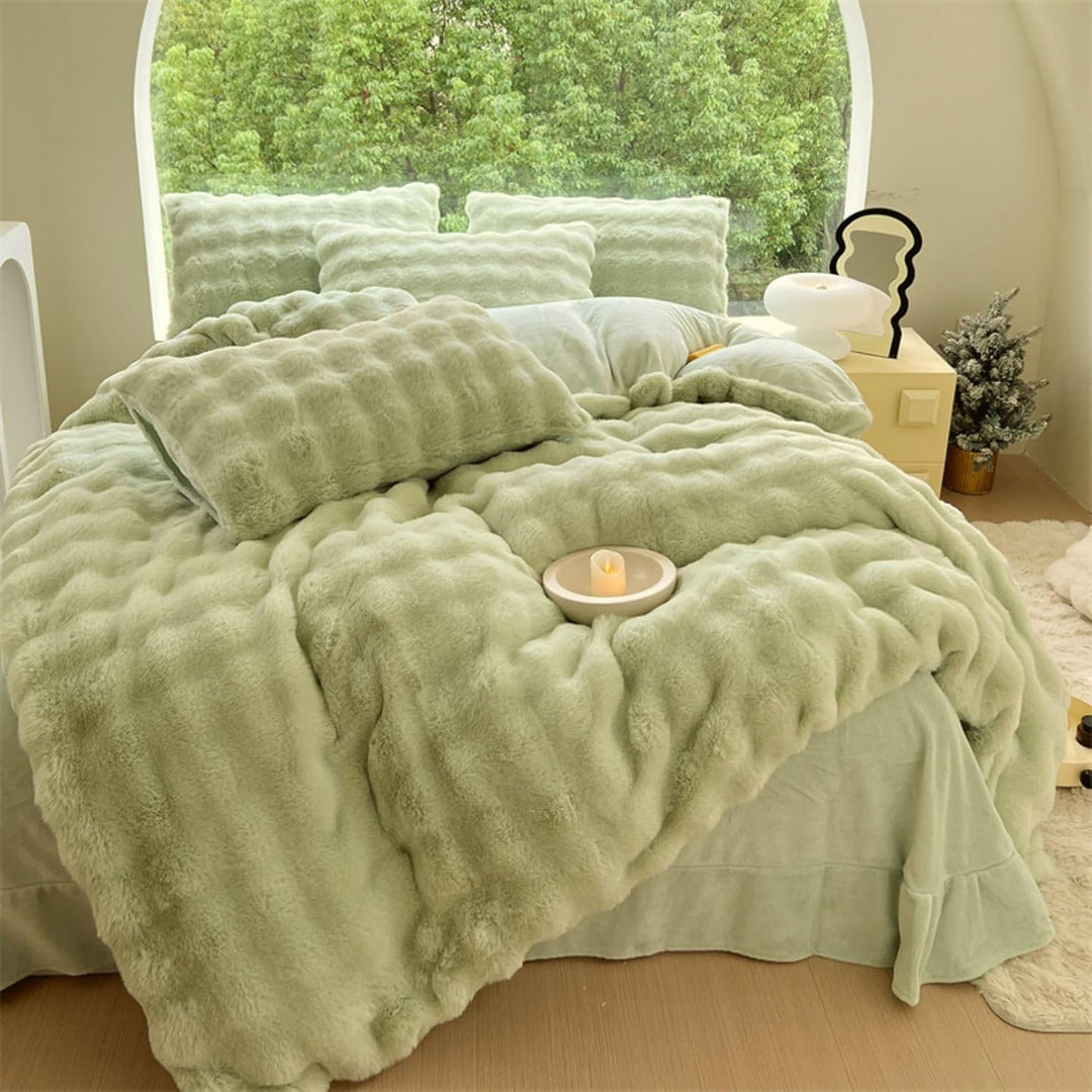 Snuggle Supreme Tufted Bedding Set