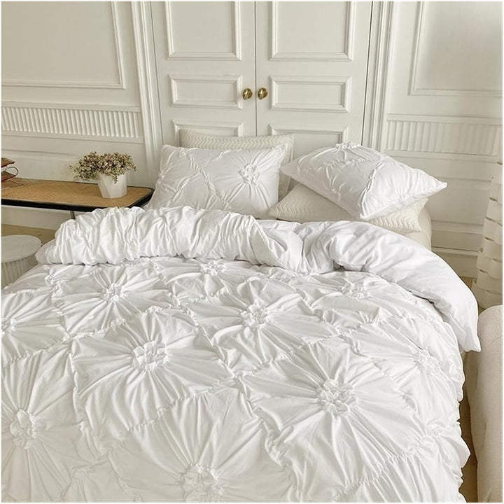 Tufted Floral Pattern Bedding Set