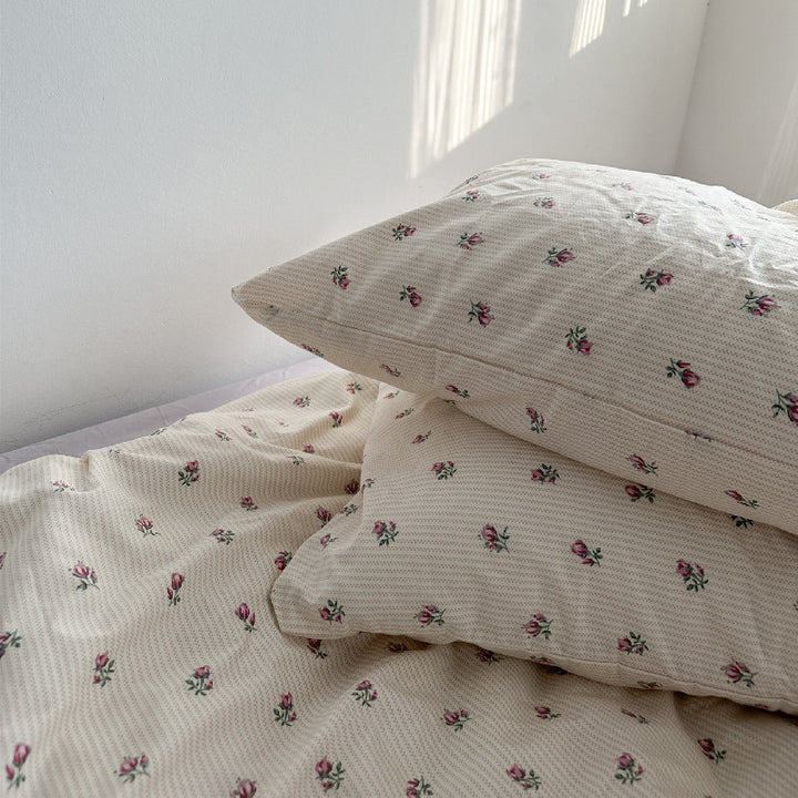 Little Roses Vintage Bedding Set