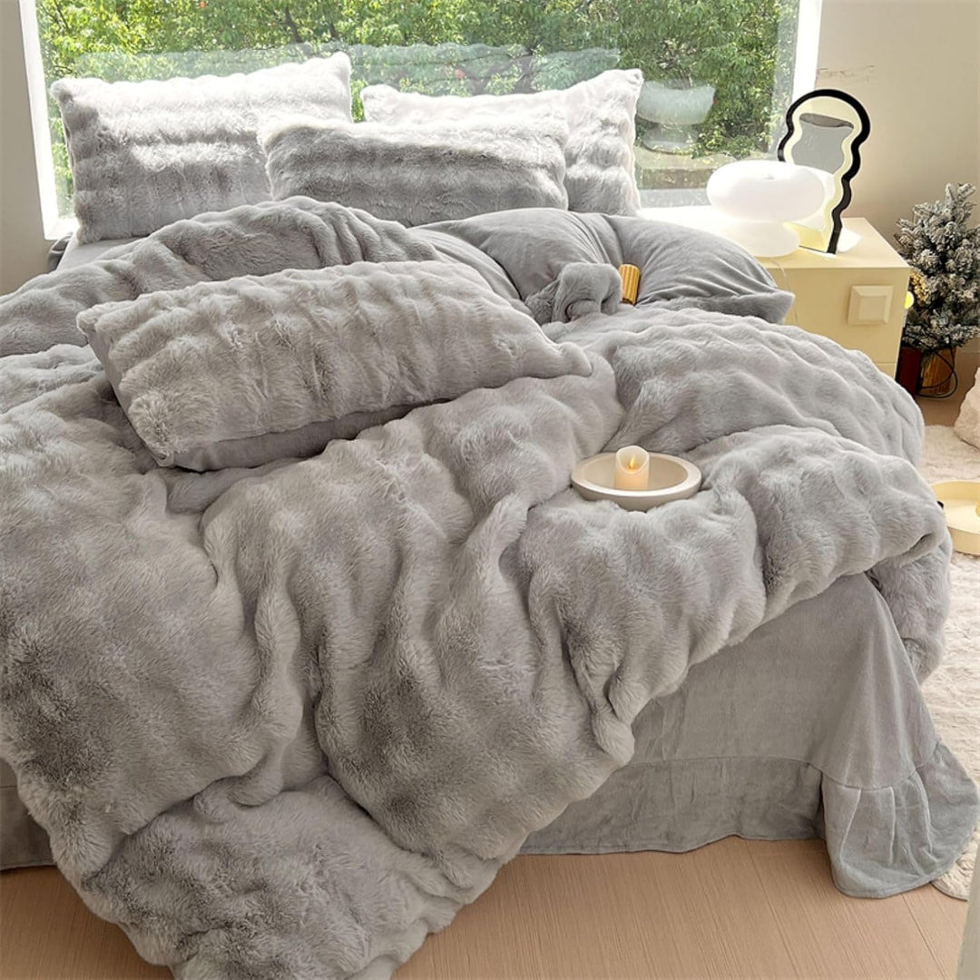 Snuggle Supreme Tufted Bedding Set