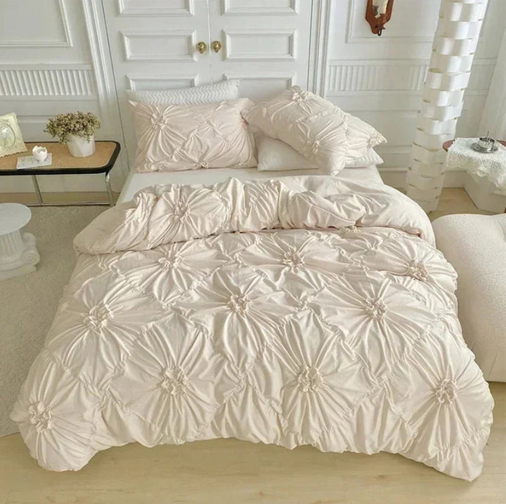 Tufted Floral Pattern Bedding Set