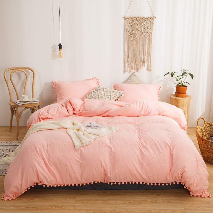 PomPom Bedding Set