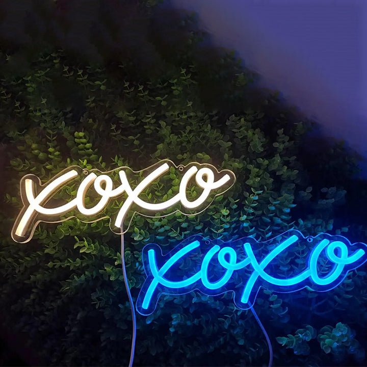 VibeCore XOXO Neon Light Warm White and Blue