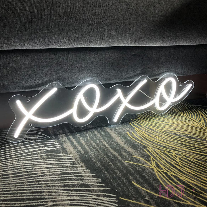 VibeCore XOXO Neon Light White On Floor