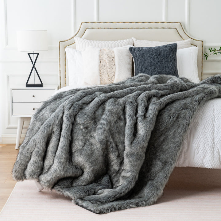 Arctic Dream Faux Fur Throw Blanket