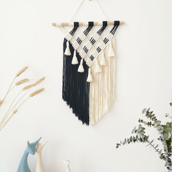 VibeCore Handmade Black And White Macrame