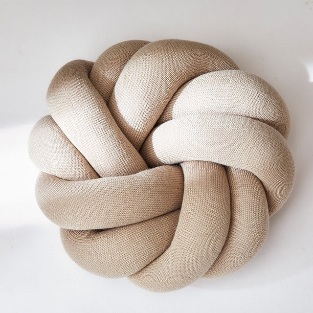 Knotted Pillow